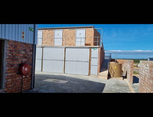 INDUSTRIAL FOR SALE IN STILBAAI EAST